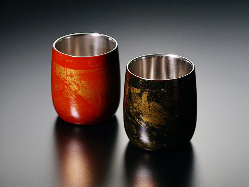 Yamanaka Lacquerware - Shima Cup Daruma Black and Red Byakudan Pair