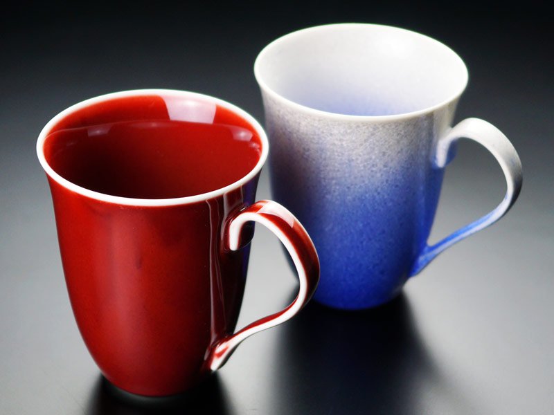 Shinemon Kiln Pair of Mugs, Two Colors with Yohen Glaze - Arita Ware