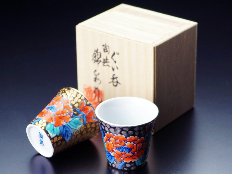 Pair of Sake Cups, Painted in Gold and Platinum with Peony Design - Arita Ware