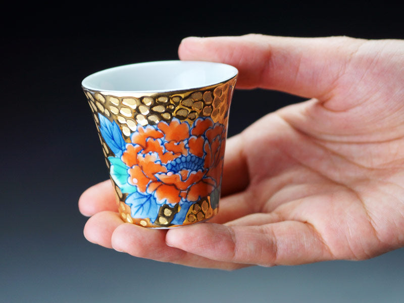 Pair of Sake Cups, Painted in Gold and Platinum with Peony Design - Arita Ware