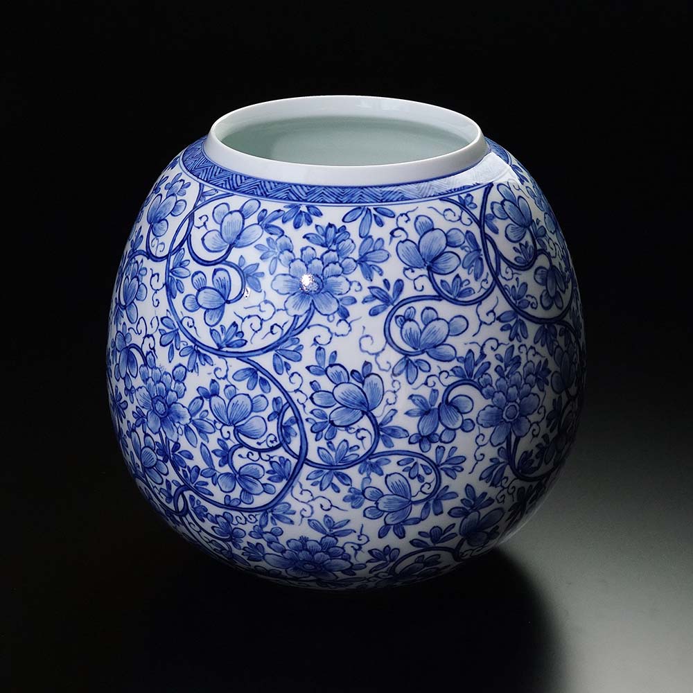 Shinemon Kiln Blue-and-White Floral Pattern Flower Vase by the First Shinemon - Arita Ware