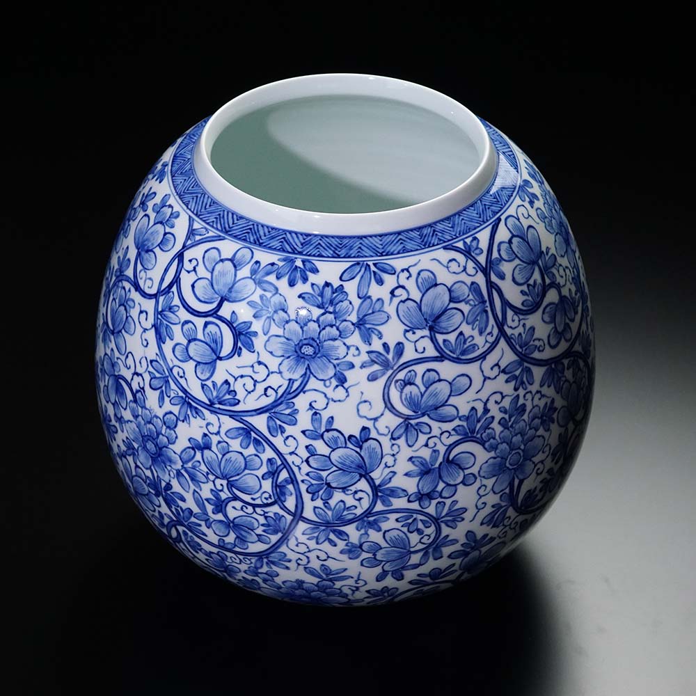 Shinemon Kiln Blue-and-White Floral Pattern Flower Vase by the First Shinemon - Arita Ware