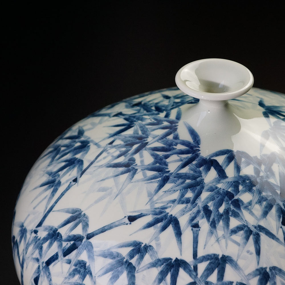 Shinemon Kiln Blue-and-White Bamboo Grove Pattern Vase by the First Shinemon - Arita Ware