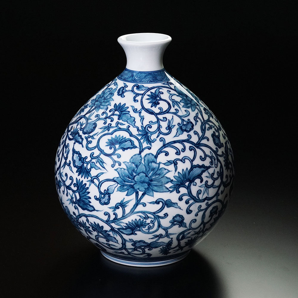 Shinemon Kiln Blue-and-White Floral Pattern Vase by the First Shinemon - Arita Ware