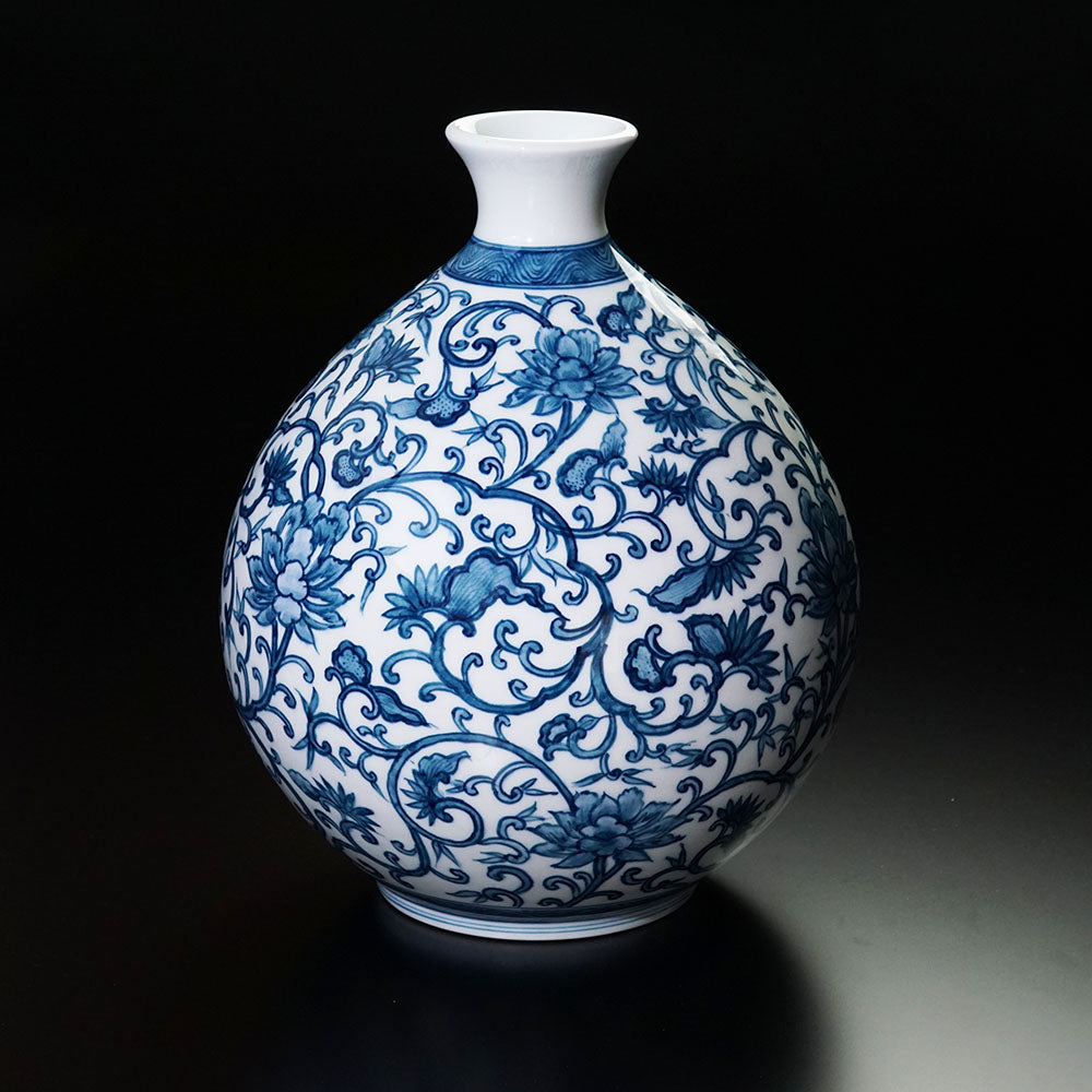 Shinemon Kiln Blue-and-White Floral Pattern Vase by the First Shinemon - Arita Ware