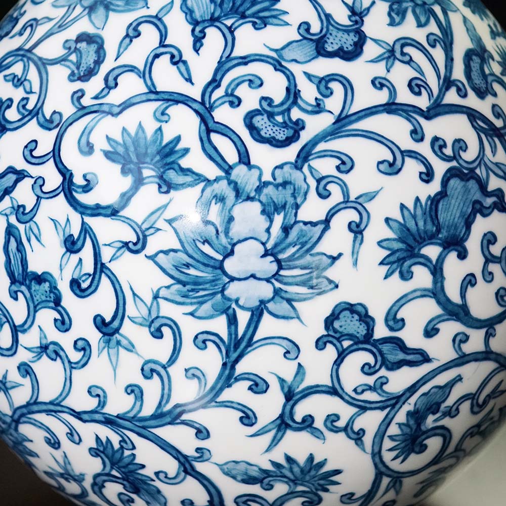 Shinemon Kiln Blue-and-White Floral Pattern Vase by the First Shinemon - Arita Ware